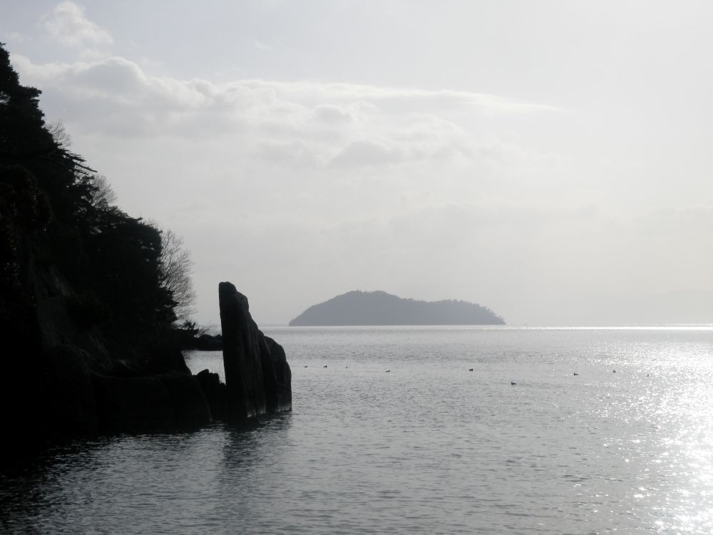 暁霧 海津大崎の岩礁